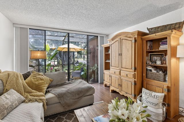 1533 Fairway Road, Pembroke Pines, FL 33026