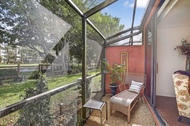 1533 Fairway Road, Pembroke Pines, FL 33026