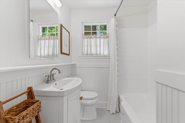 5210 S Pineview Lane, Mobile, AL 36608