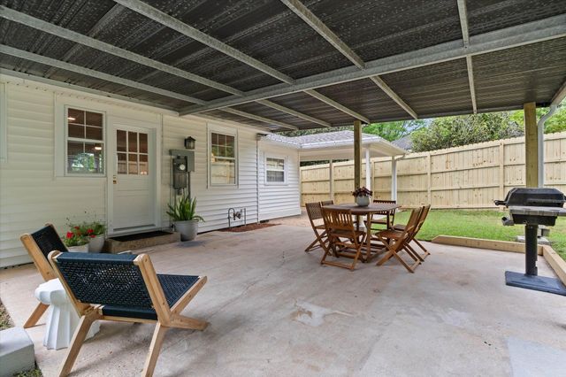 5210 S Pineview Lane, Mobile, AL 36608