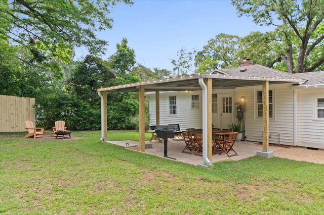 5210 S Pineview Lane, Mobile, AL 36608