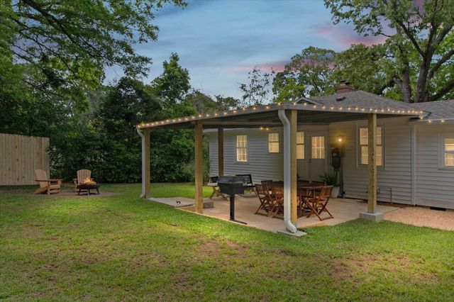 5210 S Pineview Lane, Mobile, AL 36608