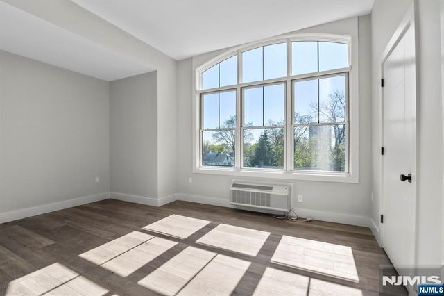 2021 Jones Road 106, Fort Lee, NJ 07024