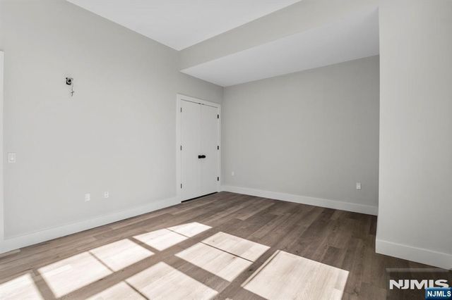2021 Jones Road 106, Fort Lee, NJ 07024