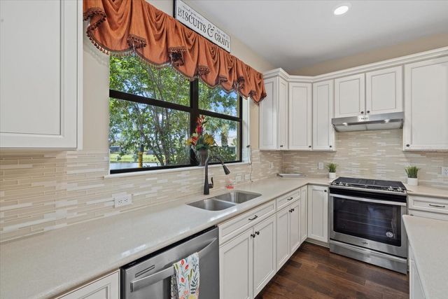 17011 HAMPTON FALLS TERRACE, Lakewood Ranch, FL 34202