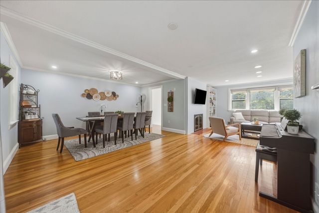 12 Dean Rd, Wayland, MA 01778