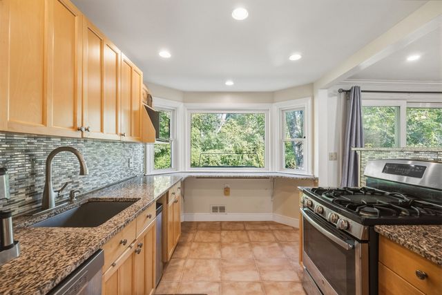 12 Dean Rd, Wayland, MA 01778