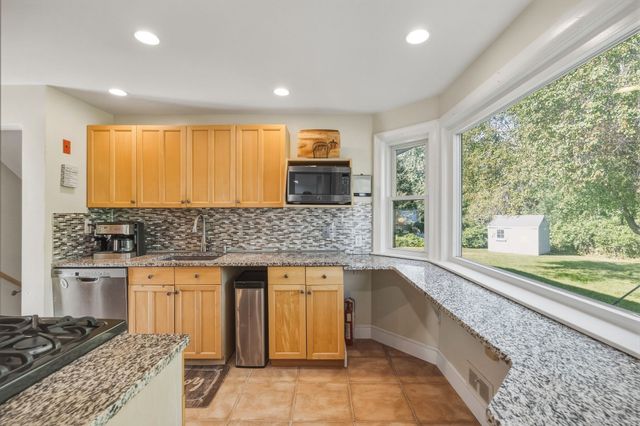 12 Dean Rd, Wayland, MA 01778