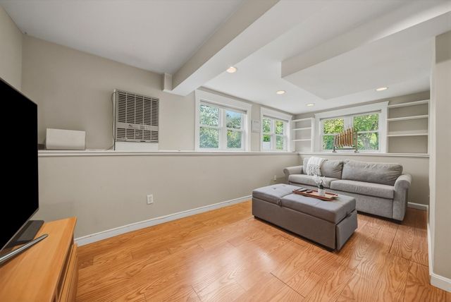 12 Dean Rd, Wayland, MA 01778