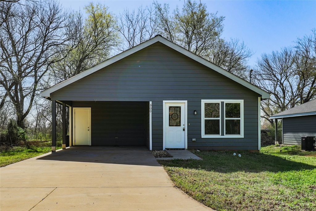 900 Cedar Street, Commerce, TX 75428
