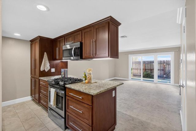 2453 Via Camino Ave, Carmichael, CA 95608