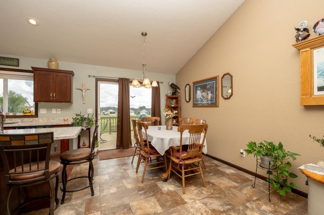 1106 Mulberry Avenue NE, Montgomery, MN 56069