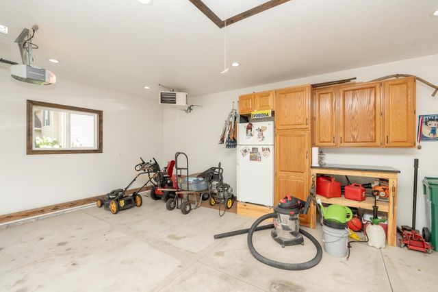 1106 Mulberry Avenue NE, Montgomery, MN 56069