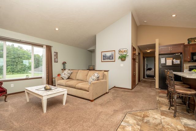 1106 Mulberry Avenue NE, Montgomery, MN 56069