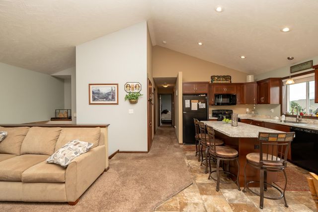 1106 Mulberry Avenue NE, Montgomery, MN 56069