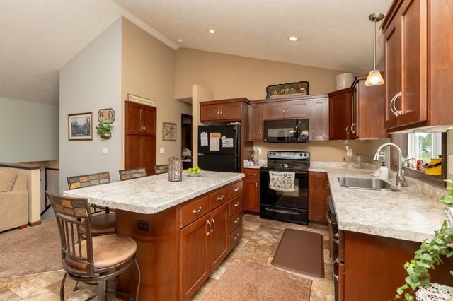 1106 Mulberry Avenue NE, Montgomery, MN 56069