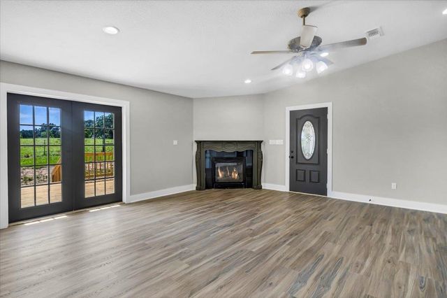 1943 CR 121, Gary, TX 75643