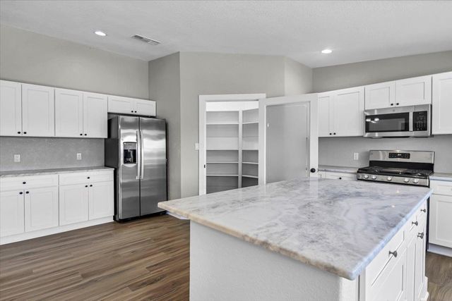 1943 CR 121, Gary, TX 75643