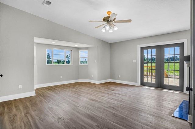 1943 CR 121, Gary, TX 75643