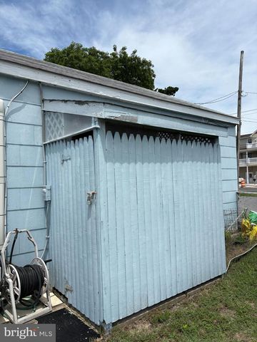 616 W SPRUCE AVE, North Wildwood, NJ 08260