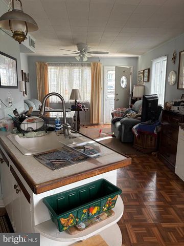 616 W SPRUCE AVE, North Wildwood, NJ 08260