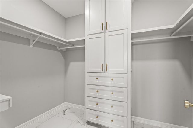 2080 Isabella Dr, Kingsville, TX 78363