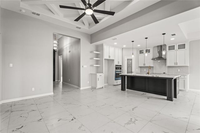 2080 Isabella Dr, Kingsville, TX 78363