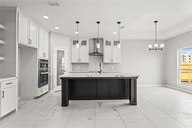 2080 Isabella Dr, Kingsville, TX 78363