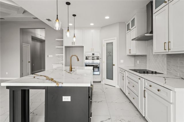 2080 Isabella Dr, Kingsville, TX 78363