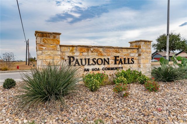 2080 Isabella Dr, Kingsville, TX 78363