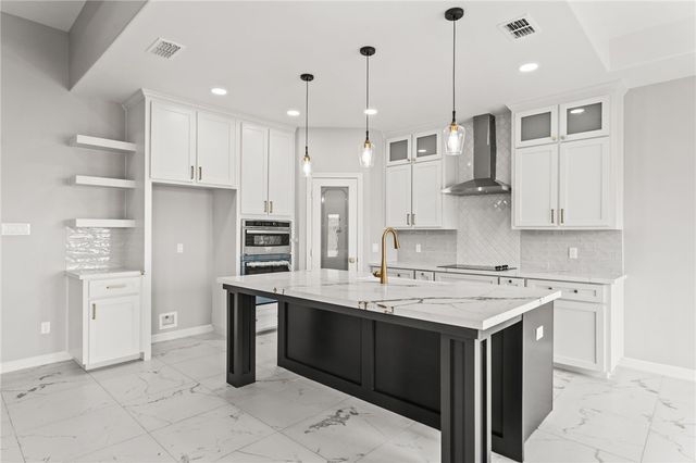 2080 Isabella Dr, Kingsville, TX 78363