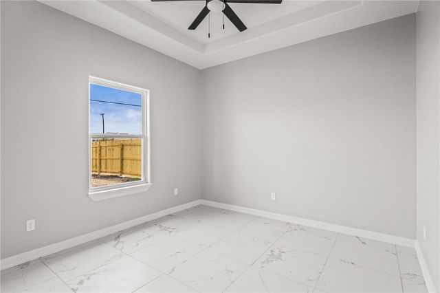 2080 Isabella Dr, Kingsville, TX 78363