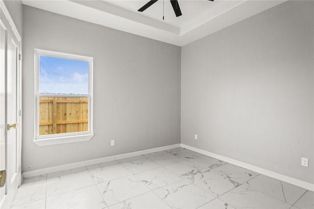 2080 Isabella Dr, Kingsville, TX 78363