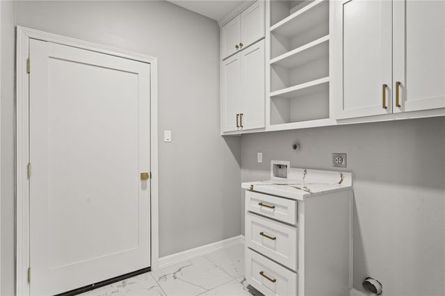 2080 Isabella Dr, Kingsville, TX 78363