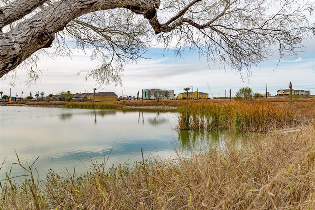 2080 Isabella Dr, Kingsville, TX 78363