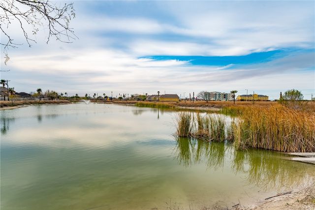 2080 Isabella Dr, Kingsville, TX 78363