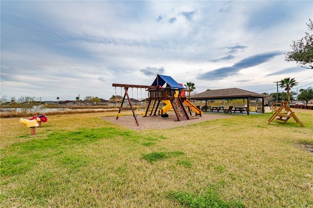 2080 Isabella Dr, Kingsville, TX 78363
