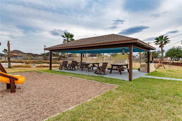 2080 Isabella Dr, Kingsville, TX 78363