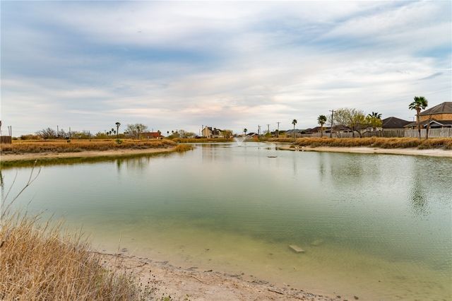 2080 Isabella Dr, Kingsville, TX 78363