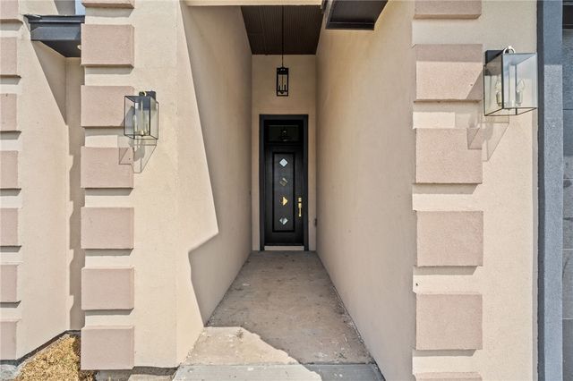 2080 Isabella Dr, Kingsville, TX 78363