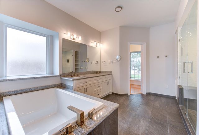 1016 Applewood Drive, Friendswood, TX 77546