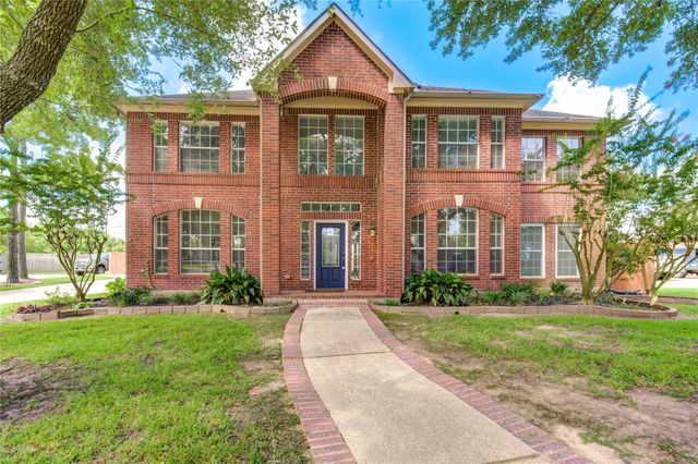 1016 Applewood Drive, Friendswood, TX 77546