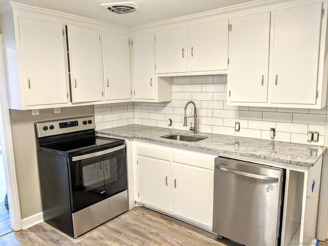 101 Haynes Road, West Hartford, CT 06117