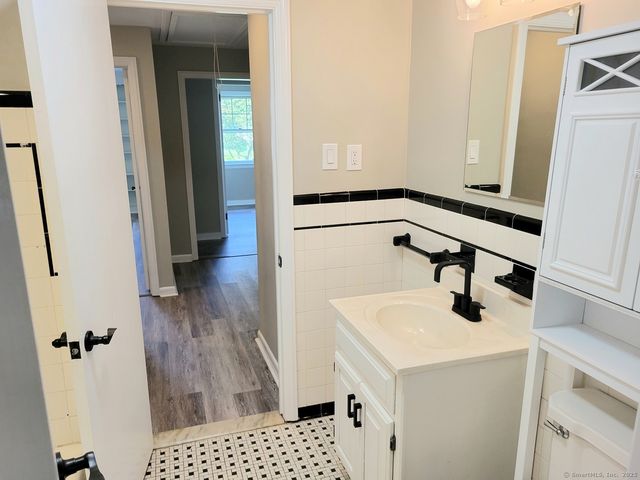 101 Haynes Road, West Hartford, CT 06117