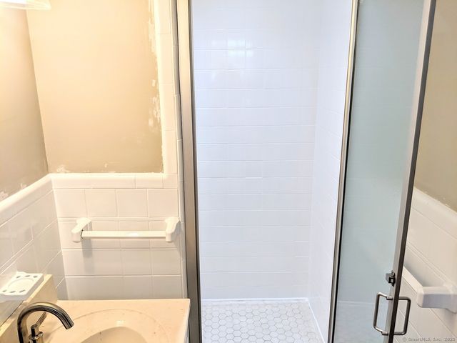 101 Haynes Road, West Hartford, CT 06117