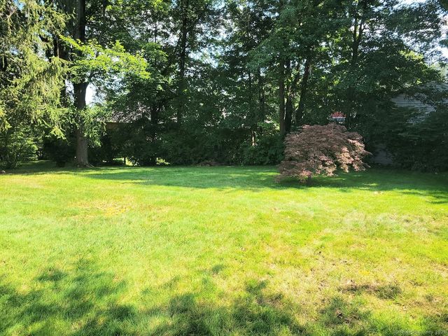 101 Haynes Road, West Hartford, CT 06117