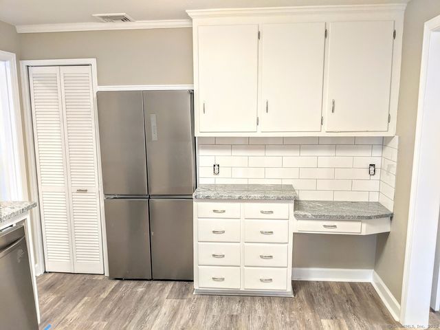 101 Haynes Road, West Hartford, CT 06117