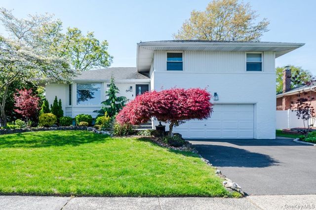1 Ives Lane, Plainview, NY 11803