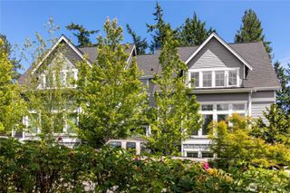 328 Ericksen Avenue NE #R2, Bainbridge Island, WA 98110