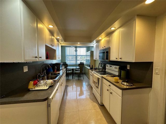 1501 S Ocean Drive 201, Hollywood, FL 33019